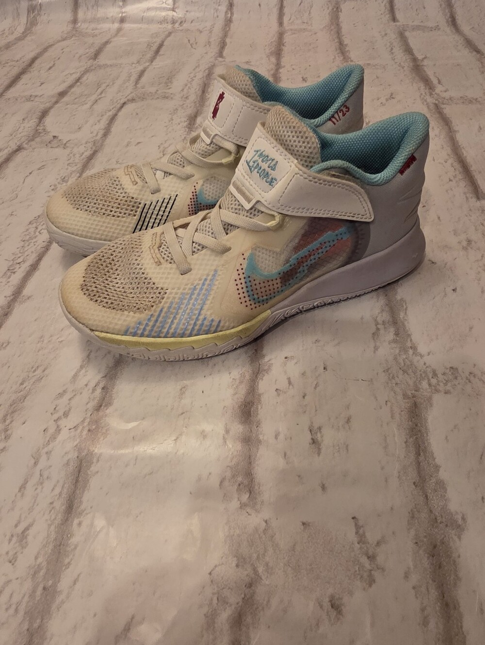 Nike Kyrie Flytrap 5 sneakers 2.5Y